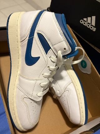 Zapatos Jordan Blanco y Azul