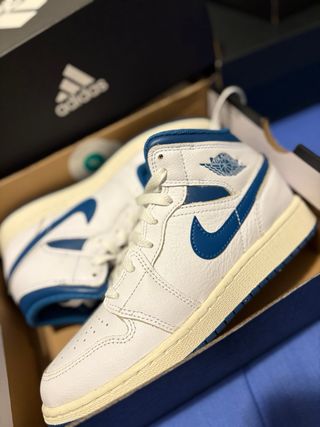 Zapatos Jordan Blanco y Azul