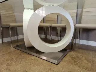 Mesa de comedor moderna cristal y metal