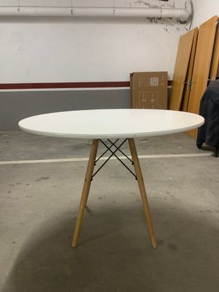 Mesa Nórdica Blanca y Madera