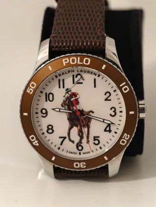 Reloj Ralph Lauren con su icónico logo de Polo.