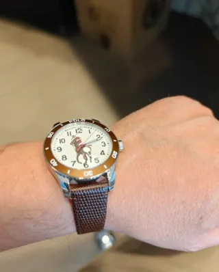 Reloj Ralph Lauren con su icónico logo de Polo.