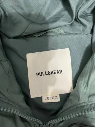 Abrigo Pull&Bear verde talla XS