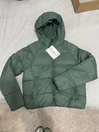 Abrigo Pull&Bear verde talla XS