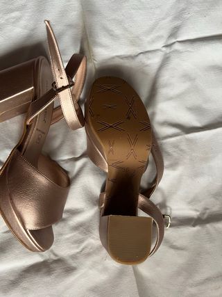 Sandalias de tacón de piel