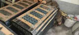 Baúl antiguo de madera y metal