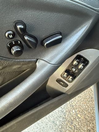 Mercedes-Benz  CLK 2005