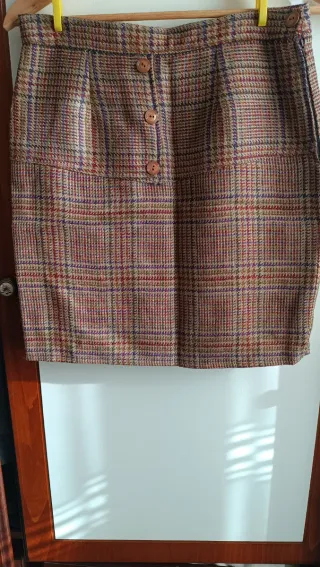 Traje de cuadros marrón y multicolor