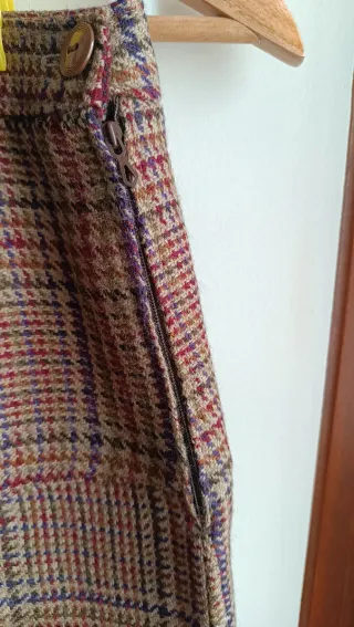 Traje de cuadros marrón y multicolor