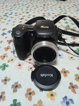 Cámara Kodak 7.1 Mpx Zoom Óptico 10x