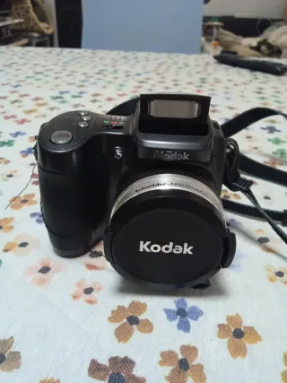 Cámara Kodak 7.1 Mpx Zoom Óptico 10x