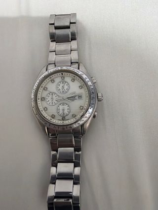 Reloj Casio edifice con puntos de zafiro