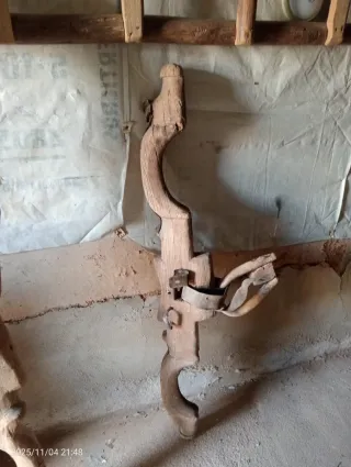 Yugos antiguos de madera