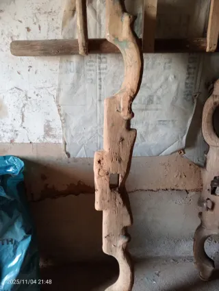 Yugos antiguos de madera