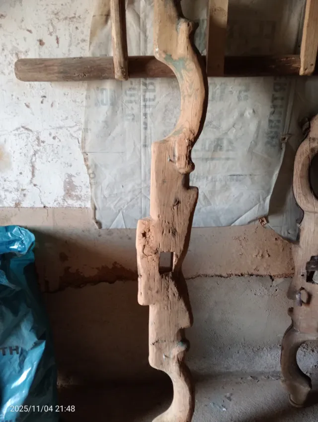 Yugos antiguos de madera