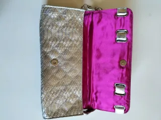 Bolso de fiesta plateado con cadena