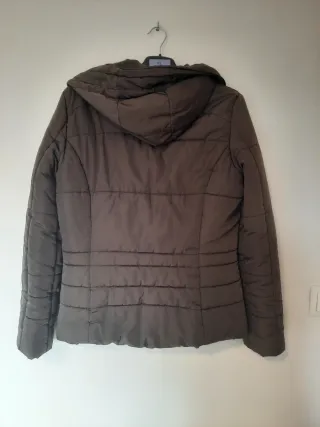 Cazadora acolchada marrón