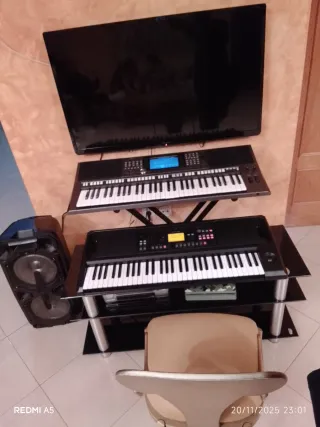 Piano digital  korg ek 50 Yamaha psr s970