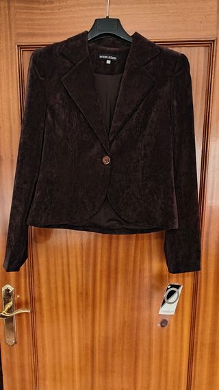 Americana corta terciopelo marrón T42 nueva