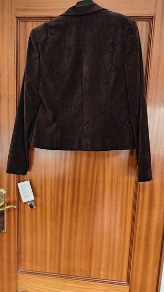 Americana corta terciopelo marrón T42 nueva