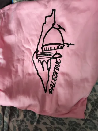 Sudadera rosa con diseño árabe