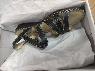 NUEVAS! Sandalias negras talla 38