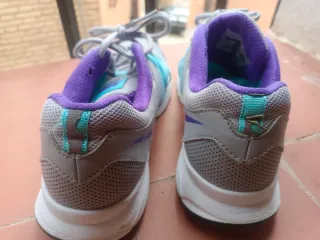 Zapatillas Nike Running Mujer Grises y Moradas