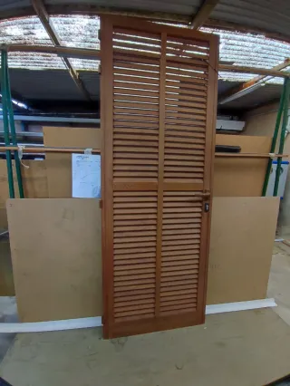 Persiana de madera 1 hoja 84x208 cm