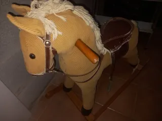 Caballito balancín de madera