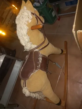Caballito balancín de madera