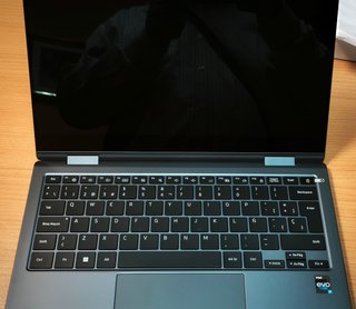 Portatil Galaxy Book2 Pro 360 13.3", i7, 16GB ram