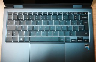 Portatil Galaxy Book2 Pro 360 13.3", i7, 16GB ram