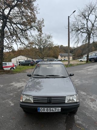 Peugeot 205 GRD