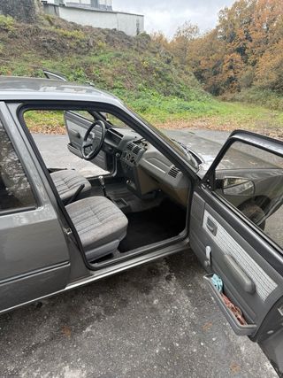 Peugeot 205 GRD