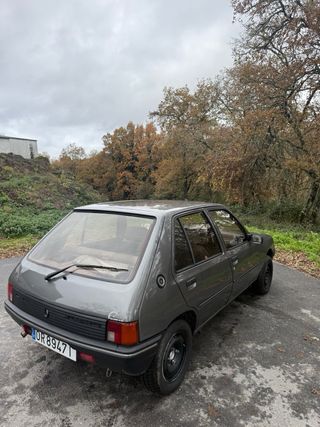 Peugeot 205 GRD