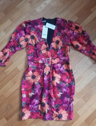 Vestido fiesta floral manga abullonada