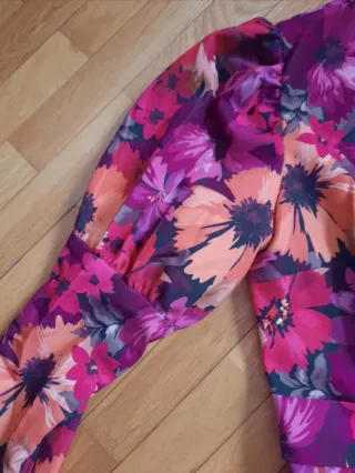 Vestido fiesta floral manga abullonada