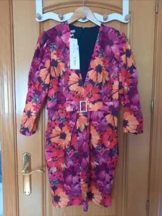 Vestido fiesta floral manga abullonada