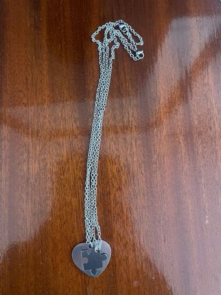 Caja de regalo Love con rosas y colgante corazón