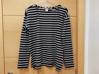 Camiseta  rayas blanco y negro