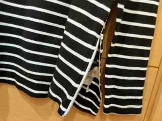 Camiseta  rayas blanco y negro