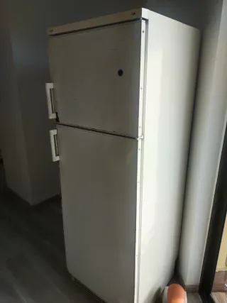 Nevera Blanca con Congelador