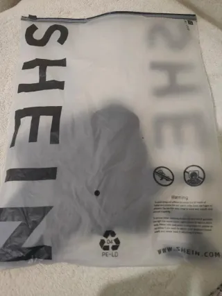 SHEIN - Top Negro Mujer