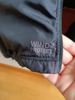 Chaqueta ciclismo Triban Wind Protect.