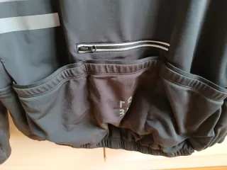 Chaqueta ciclismo Triban Wind Protect.