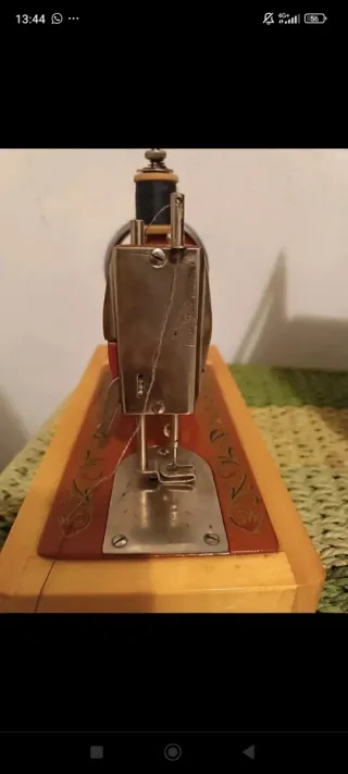 Macchina da cucire anni '80 per bambini