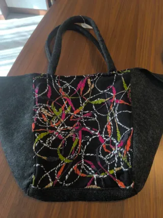 Bolso invierno multicolor con etiqueta