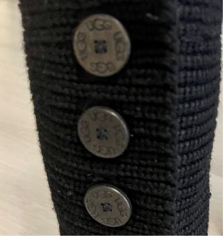 Botas UGG Negras Tejidas con Botones