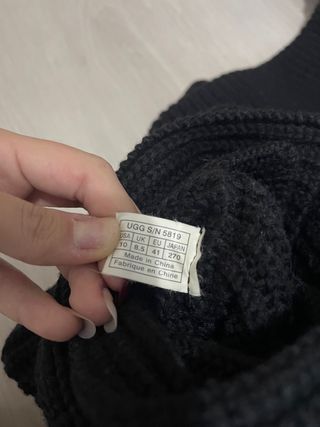 Botas UGG Negras Tejidas con Botones