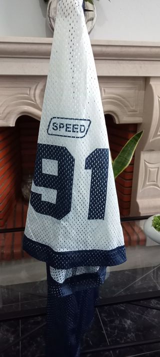 T-Shirt Shein Azul e Branco Número 91